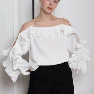 L'oeil Ruffle Off-Shoulder Top
